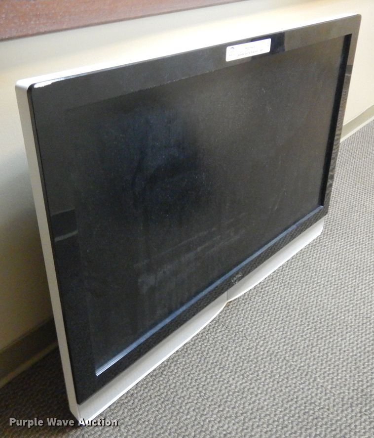 image for item KU9493 2007 Vizio VX24L  42" television