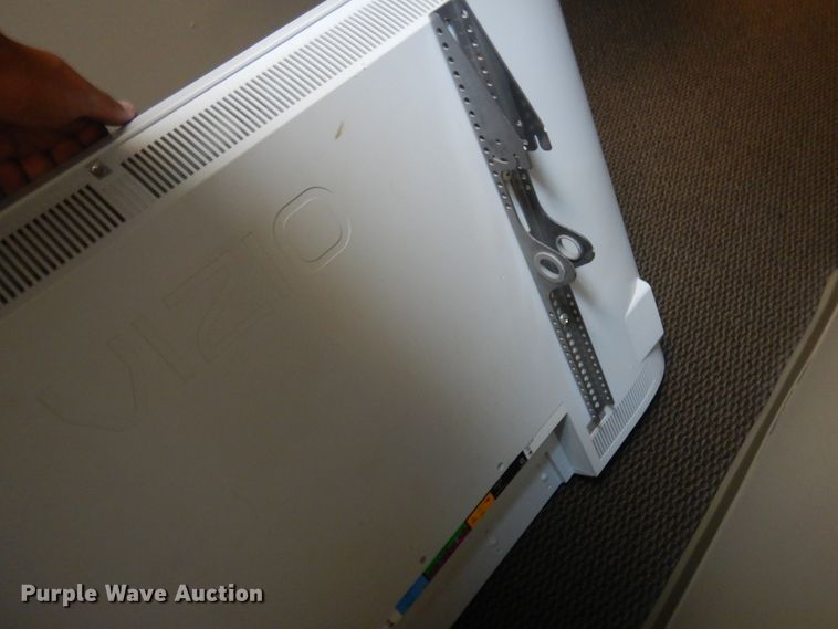 image for item KU9493 2007 Vizio VX24L  42" television