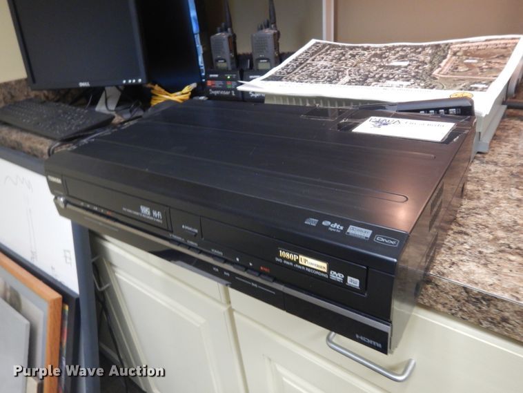 image for item KU9493 2007 Vizio VX24L  42" television