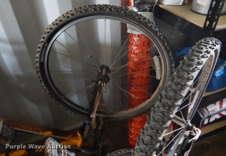 image for item KU9497 Sporting goods