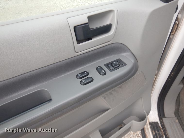 image for item KU9511 2004 Ford Freestar  van