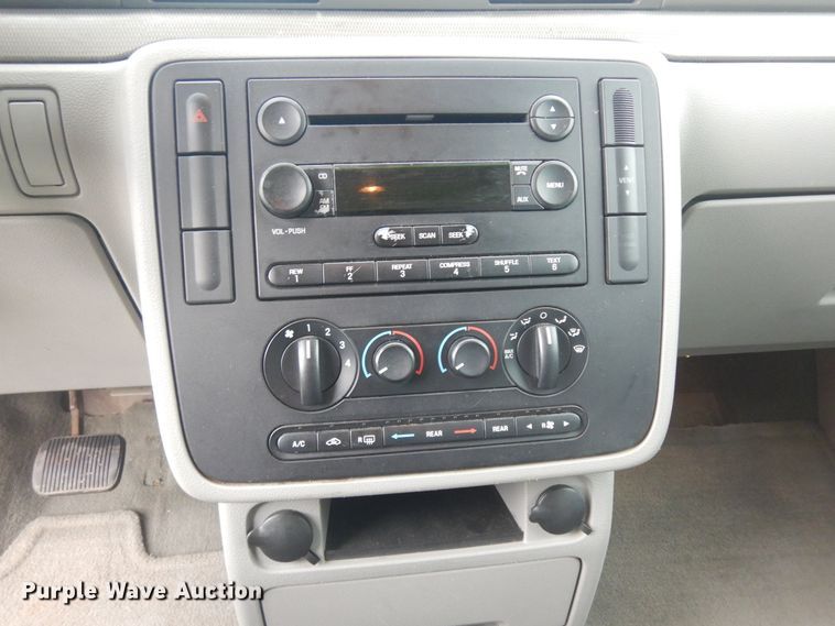 image for item KU9511 2004 Ford Freestar  van