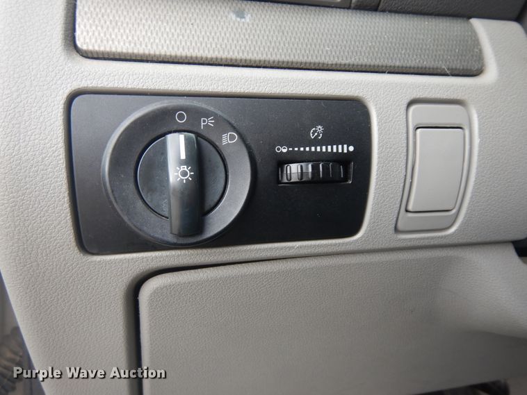 image for item KU9511 2004 Ford Freestar  van