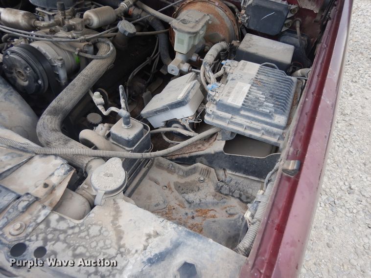 image for item KU9512 1999 GMC Suburban 1500  SUV