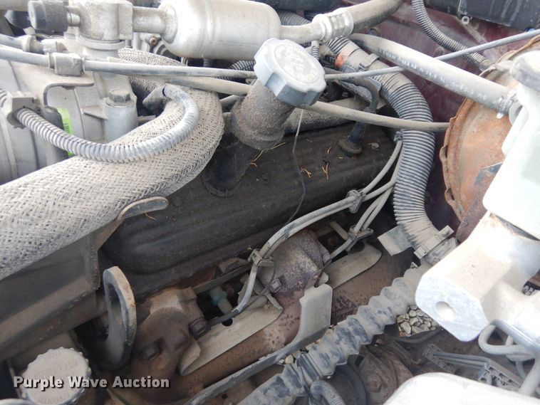 image for item KU9512 1999 GMC Suburban 1500  SUV