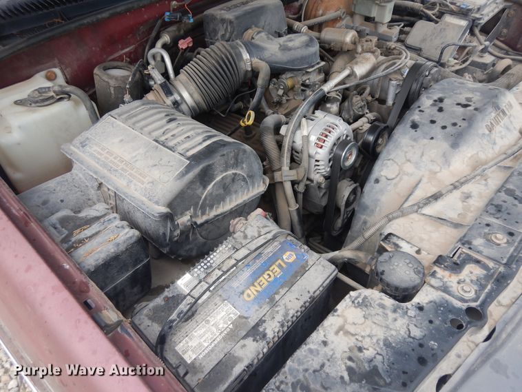 image for item KU9512 1999 GMC Suburban 1500  SUV