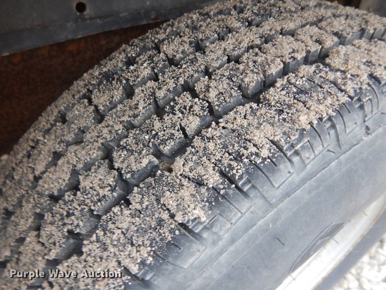 image for item KU9512 1999 GMC Suburban 1500  SUV