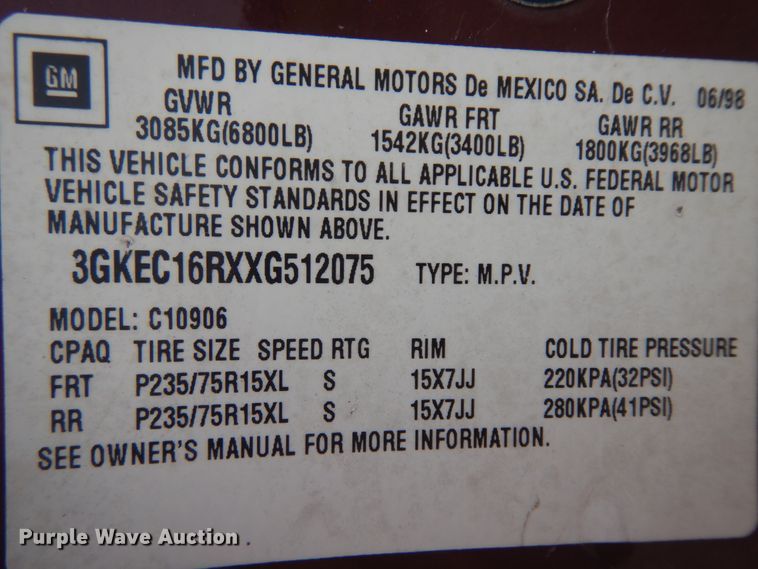 image for item KU9512 1999 GMC Suburban 1500  SUV