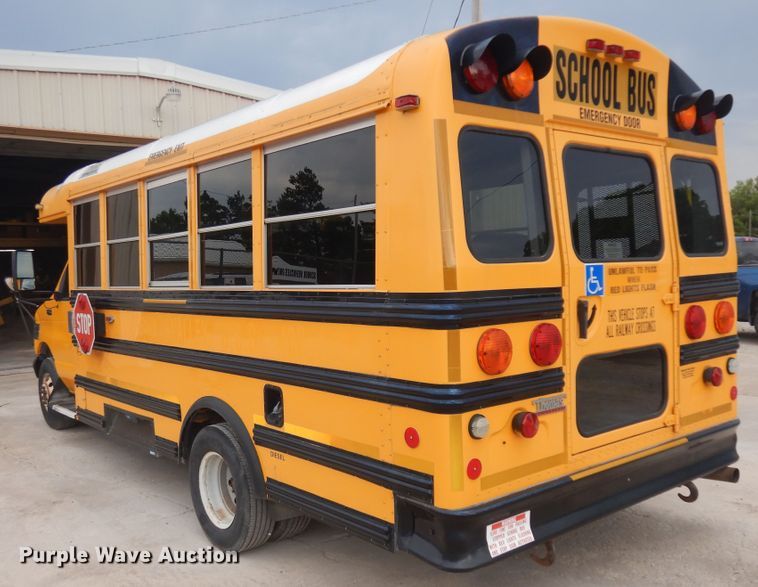 image for item KU9514 2005 Ford E450  school bus