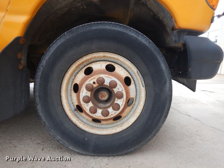 image for item KU9514 2005 Ford E450  school bus