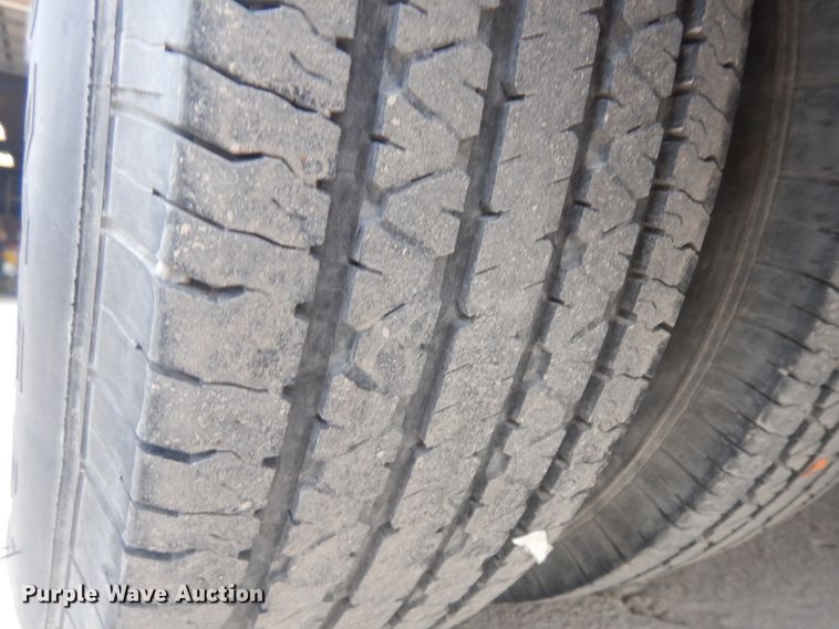 image for item KU9514 2005 Ford E450  school bus