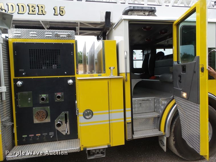 image for item DA7150 1994 Spartan Gladiator  aerial platform fire truck