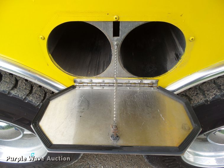 image for item DA7150 1994 Spartan Gladiator  aerial platform fire truck