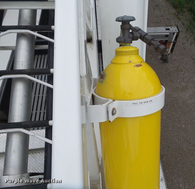 image for item DA7150 1994 Spartan Gladiator  aerial platform fire truck