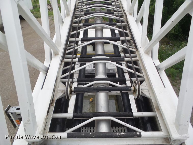 image for item DA7150 1994 Spartan Gladiator  aerial platform fire truck