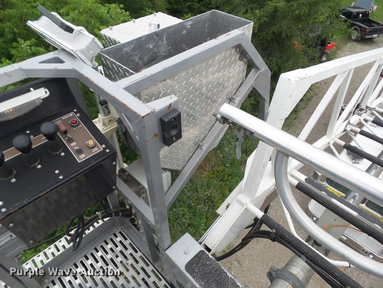 image for item DA7150 1994 Spartan Gladiator  aerial platform fire truck