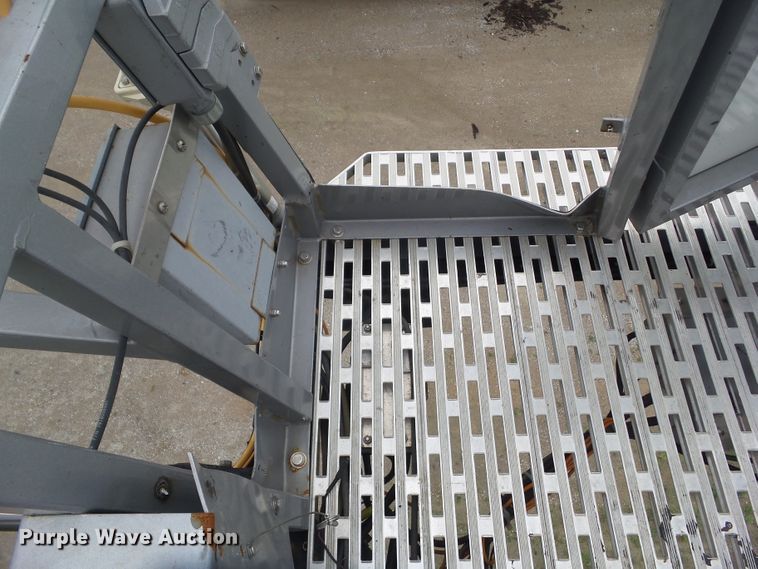 image for item DA7150 1994 Spartan Gladiator  aerial platform fire truck