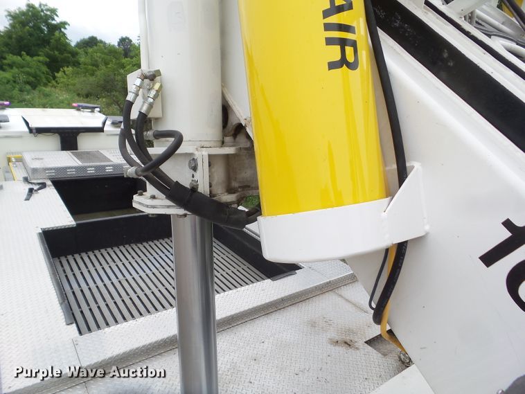 image for item DA7150 1994 Spartan Gladiator  aerial platform fire truck