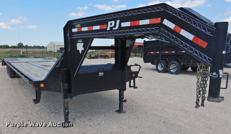 image for item DJ8484 2009 PJ Trailers  equipment trailer