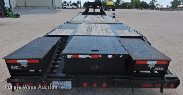 image for item DJ8484 2009 PJ Trailers  equipment trailer