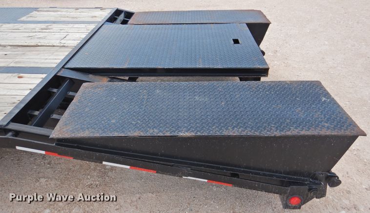 image for item DJ8484 2009 PJ Trailers  equipment trailer