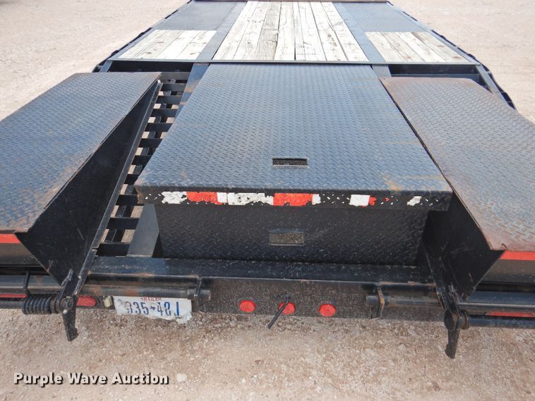 image for item DJ8484 2009 PJ Trailers  equipment trailer