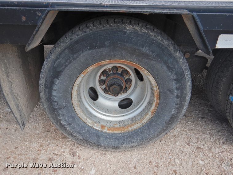 image for item DJ8484 2009 PJ Trailers  equipment trailer