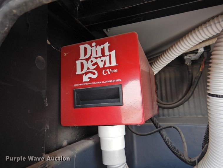 image for item DK2261 2006 Fleetwood Discovery 39L  RV