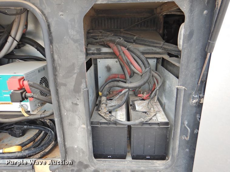 image for item DK2261 2006 Fleetwood Discovery 39L  RV