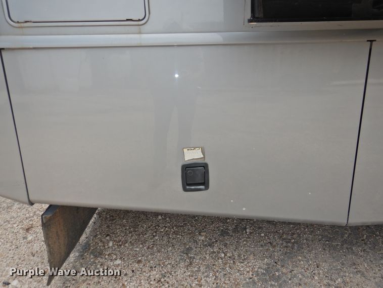 image for item DK2261 2006 Fleetwood Discovery 39L  RV