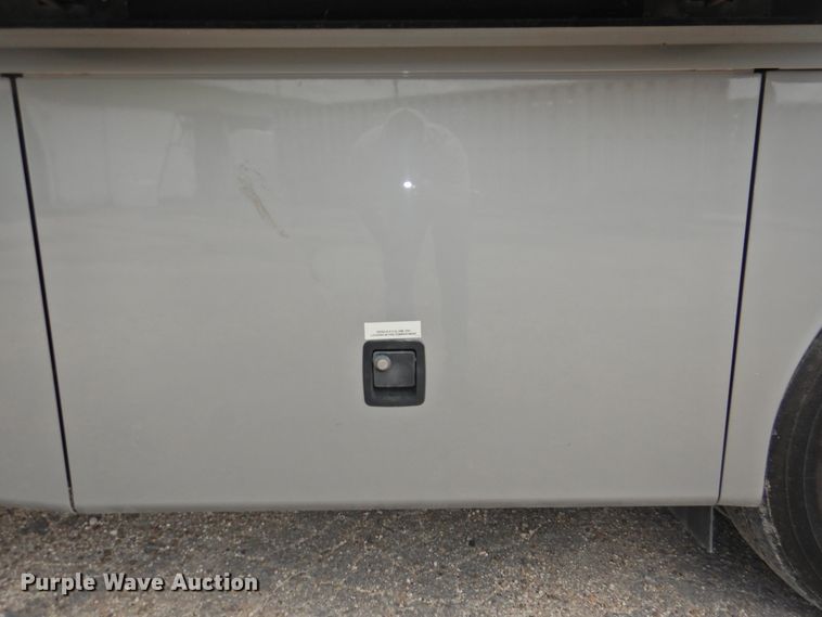 image for item DK2261 2006 Fleetwood Discovery 39L  RV