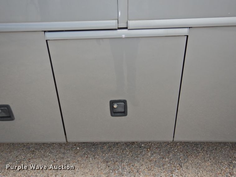 image for item DK2261 2006 Fleetwood Discovery 39L  RV