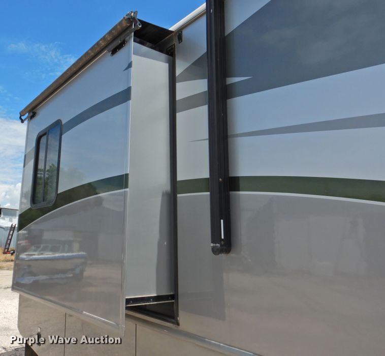 image for item DK2261 2006 Fleetwood Discovery 39L  RV