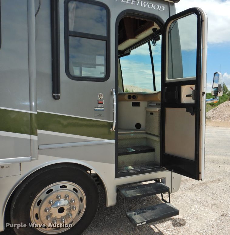 image for item DK2261 2006 Fleetwood Discovery 39L  RV