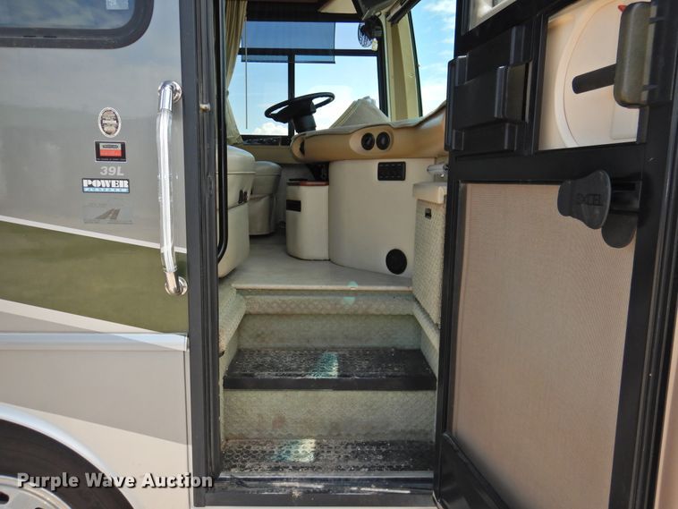 image for item DK2261 2006 Fleetwood Discovery 39L  RV