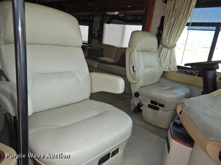 image for item DK2261 2006 Fleetwood Discovery 39L  RV