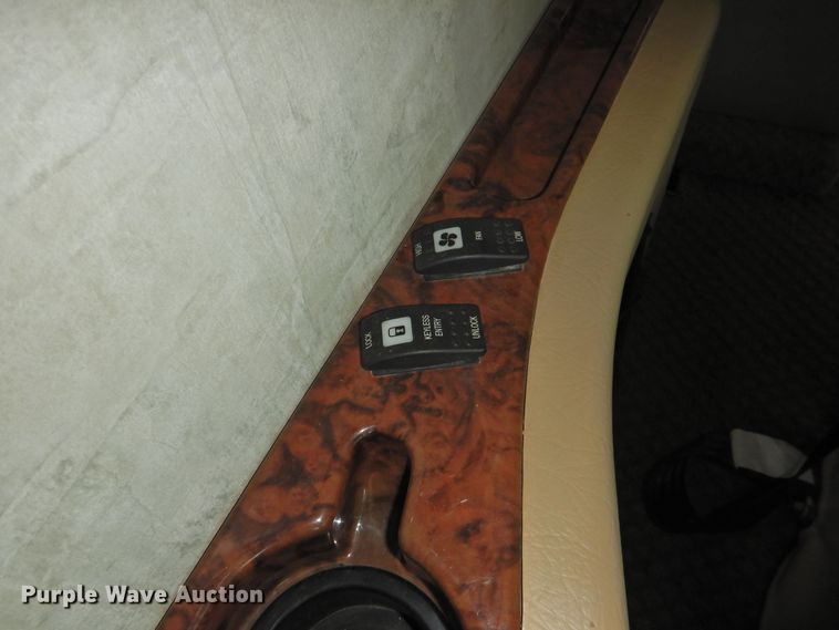 image for item DK2261 2006 Fleetwood Discovery 39L  RV