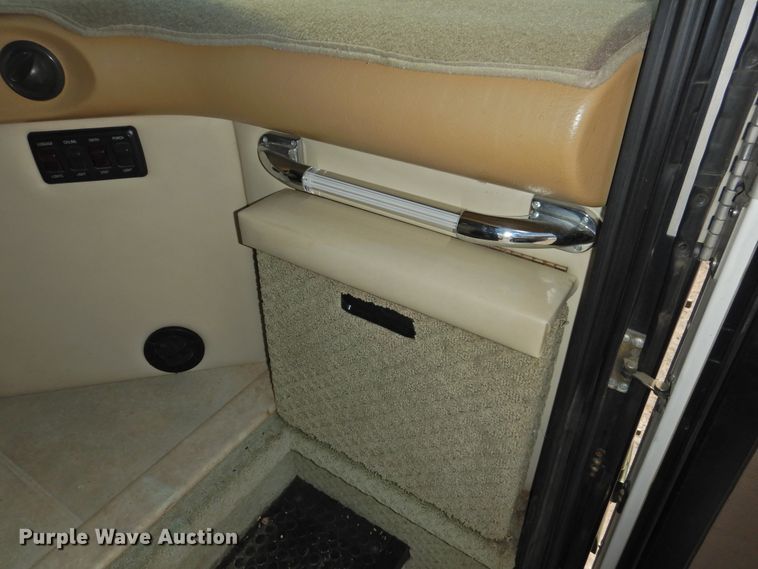 image for item DK2261 2006 Fleetwood Discovery 39L  RV