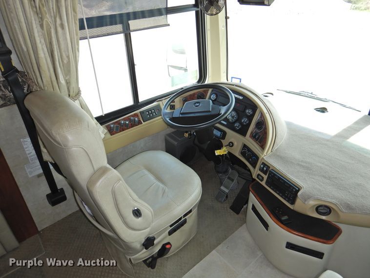 image for item DK2261 2006 Fleetwood Discovery 39L  RV