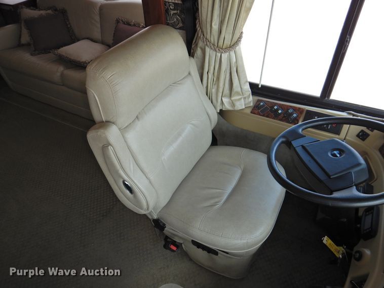 image for item DK2261 2006 Fleetwood Discovery 39L  RV