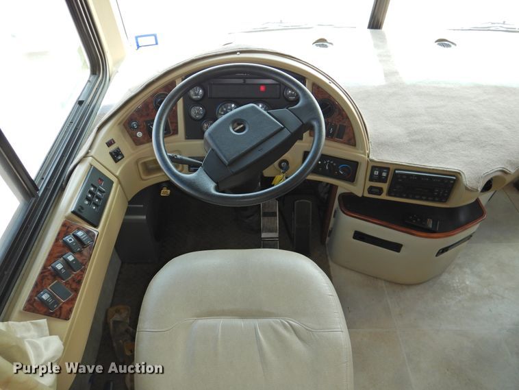 image for item DK2261 2006 Fleetwood Discovery 39L  RV