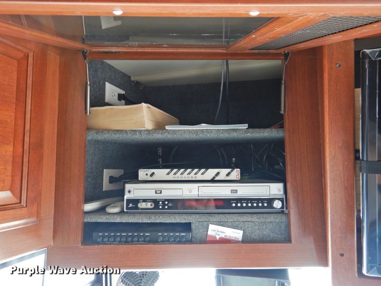 image for item DK2261 2006 Fleetwood Discovery 39L  RV