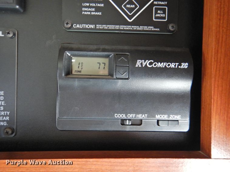 image for item DK2261 2006 Fleetwood Discovery 39L  RV