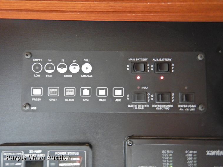 image for item DK2261 2006 Fleetwood Discovery 39L  RV