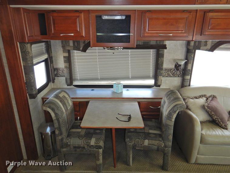 image for item DK2261 2006 Fleetwood Discovery 39L  RV