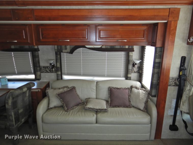 image for item DK2261 2006 Fleetwood Discovery 39L  RV