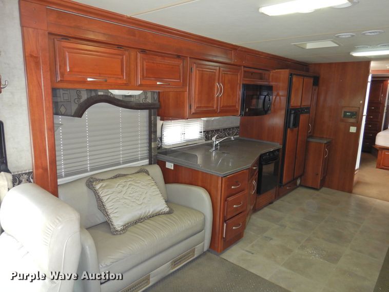 image for item DK2261 2006 Fleetwood Discovery 39L  RV