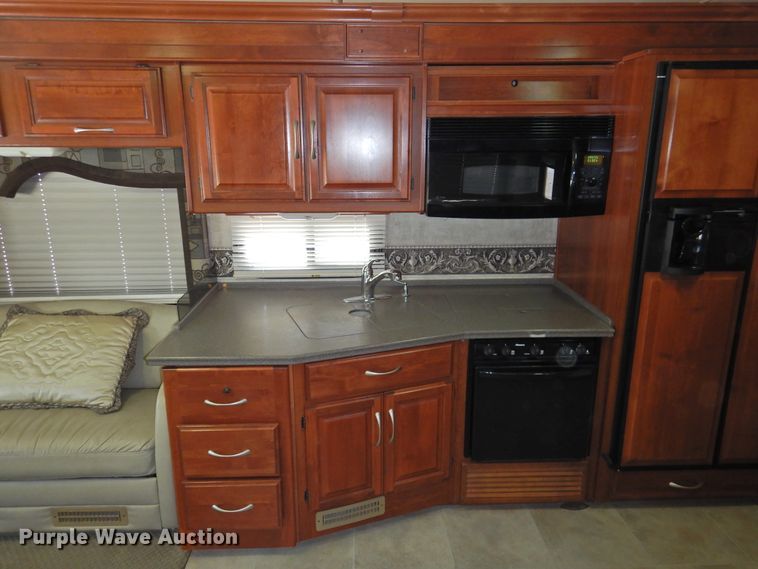 image for item DK2261 2006 Fleetwood Discovery 39L  RV