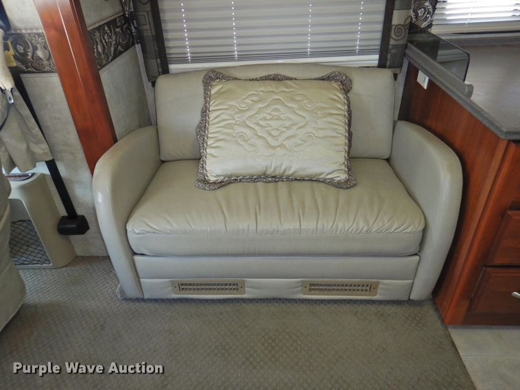 image for item DK2261 2006 Fleetwood Discovery 39L  RV