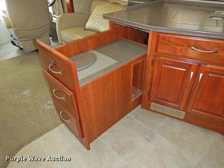 image for item DK2261 2006 Fleetwood Discovery 39L  RV